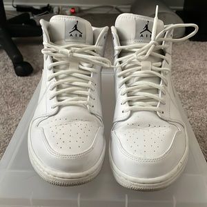 Jordan 1 ‘mid’ all white-size 12